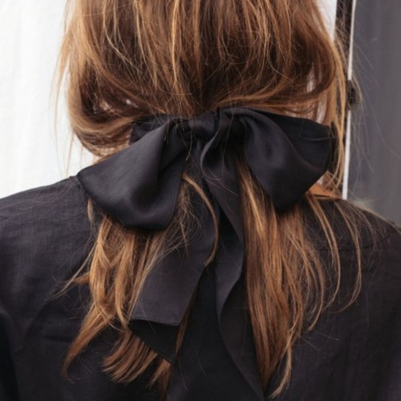 Free People Accessories - Free People oversize bow pony scarf